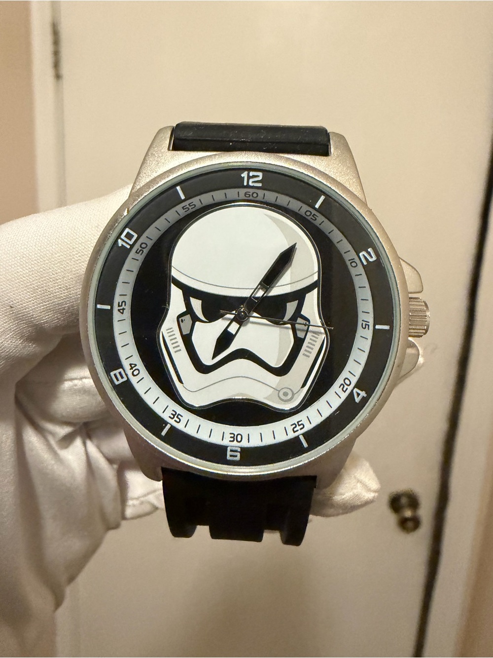 Disney Star Wars Stormtrooper Men's Watch White Dial Black Silicone Strap 43.50